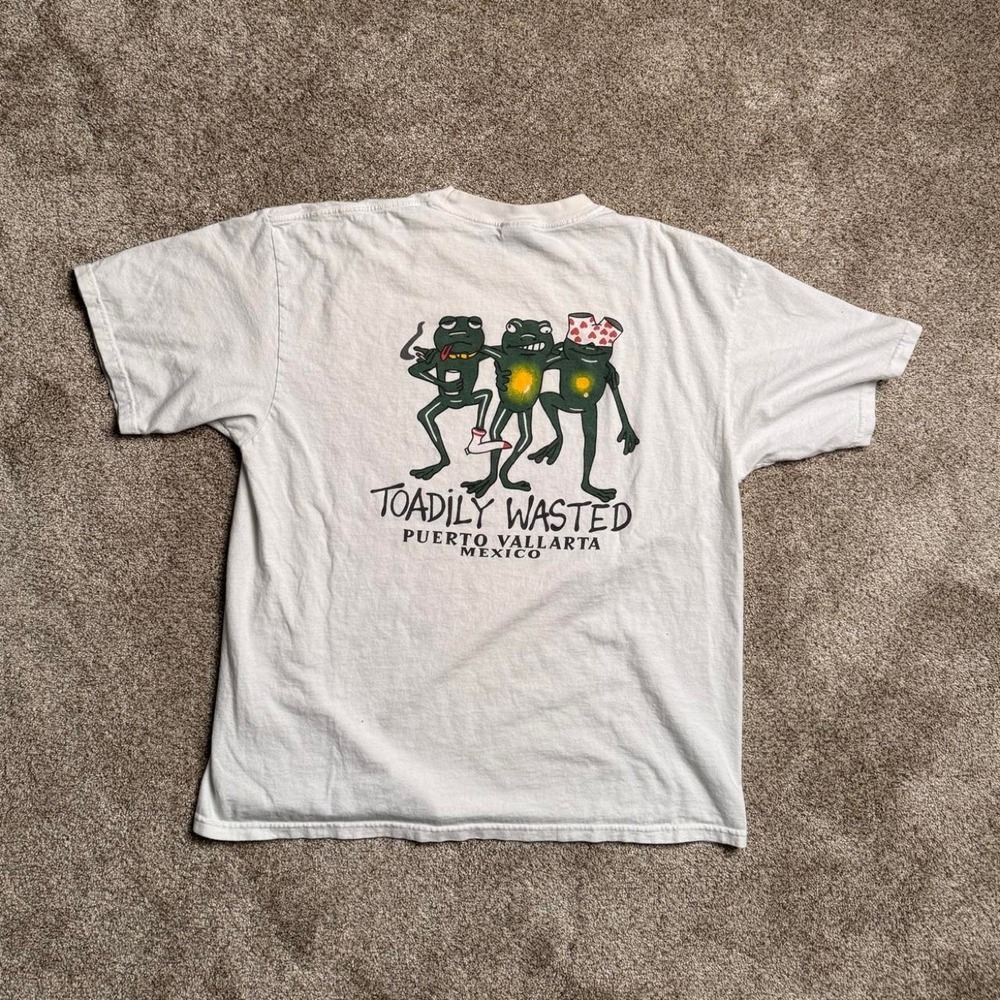WHITE YAZBEK "TOADILY WASTED" GRAPHIC TEE